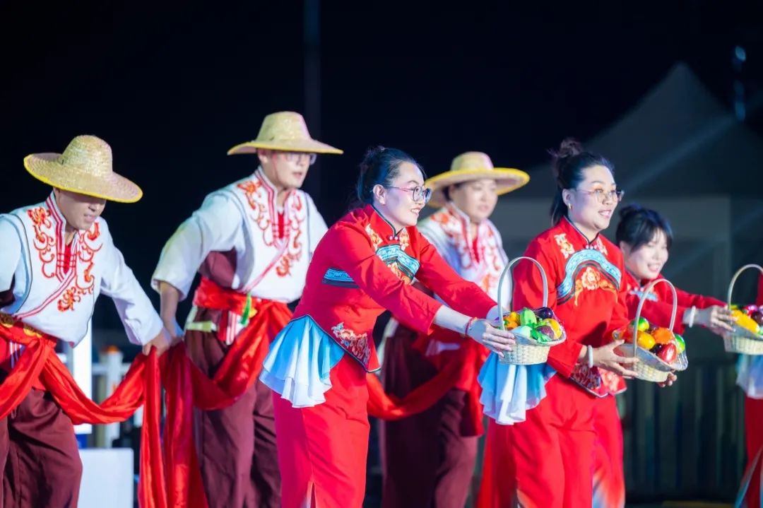 “长城脚下 艺动妫川” 延庆国资国企职工长城脚下展风采