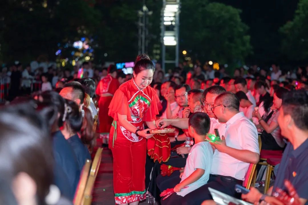 “长城脚下 艺动妫川” 延庆国资国企职工长城脚下展风采