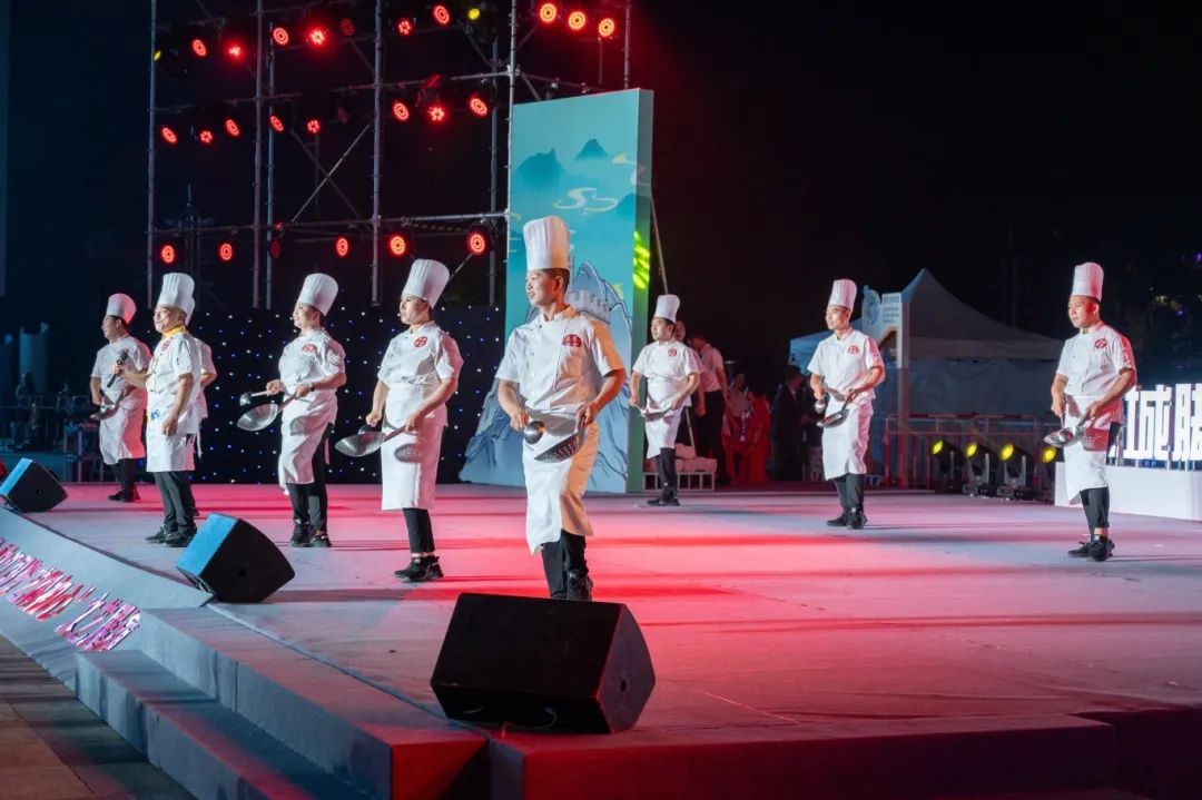 “长城脚下 艺动妫川” 延庆国资国企职工长城脚下展风采