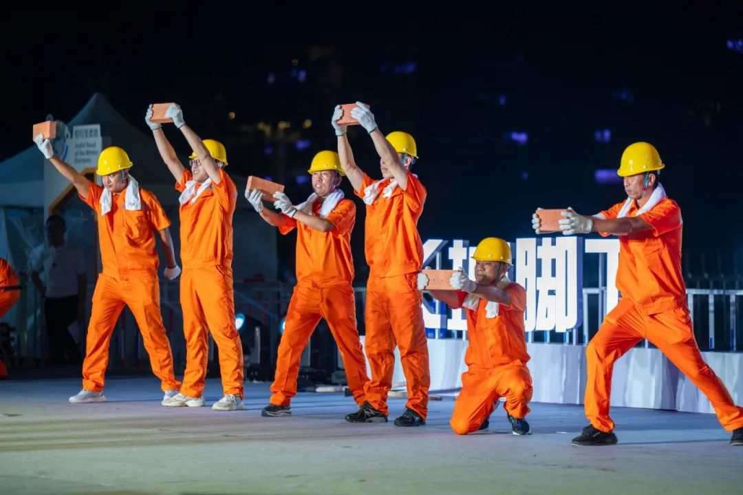 “长城脚下 艺动妫川” 延庆国资国企职工长城脚下展风采