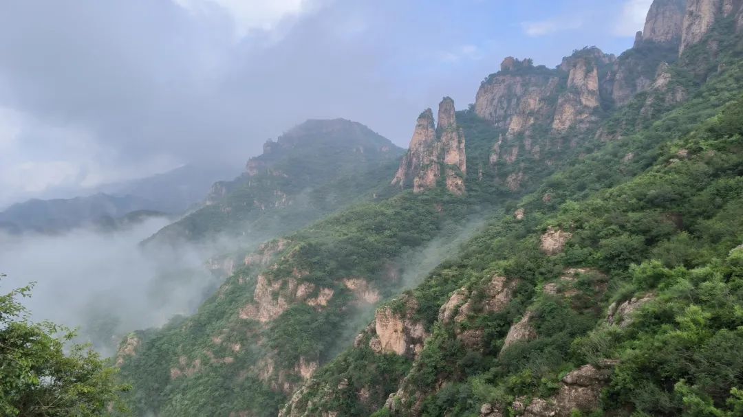 俯瞰延庆!奔赴应梦寺的清凉“仙境” 37b15396036d7a2bf5f9dc4b6f54598.jpg