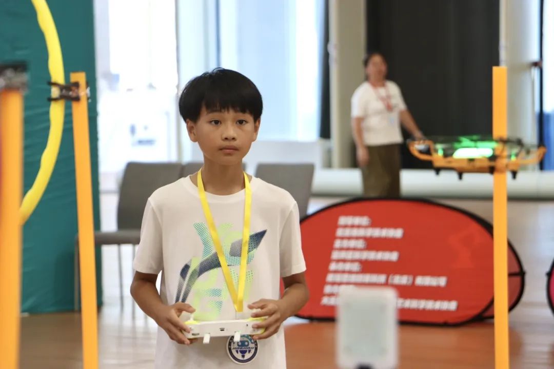 延庆上演机器人“大战”！京津冀青少年“玩”科学