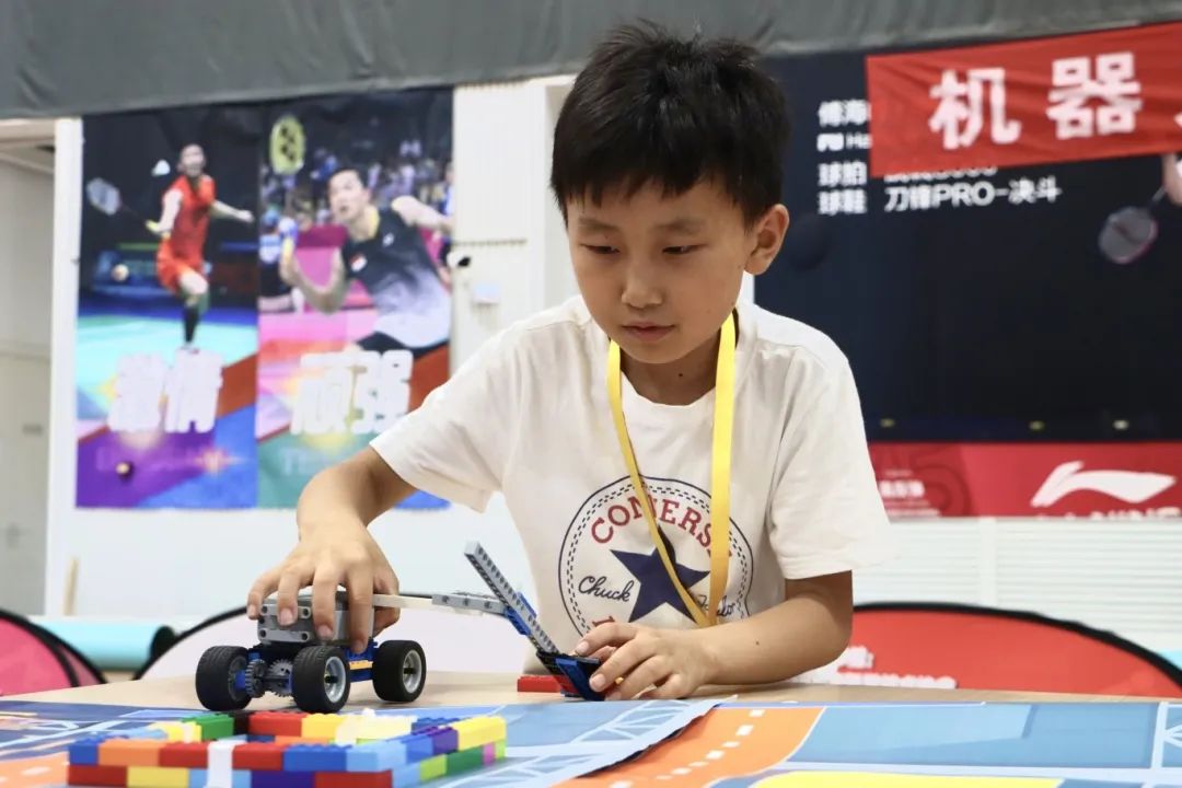 延庆上演机器人“大战”！京津冀青少年“玩”科学
