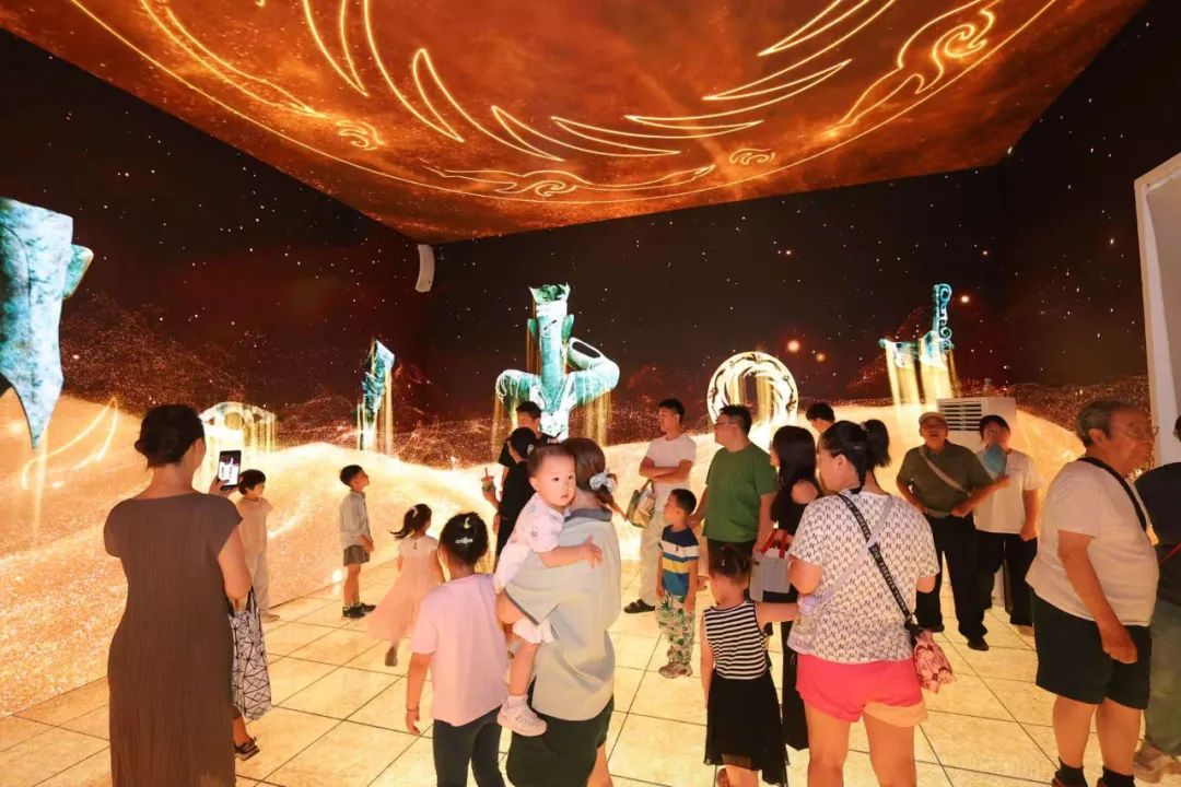 置身“视听奇境”是什么体验？超高清沉浸式场景圈粉无数｜北京超高清视听，行！