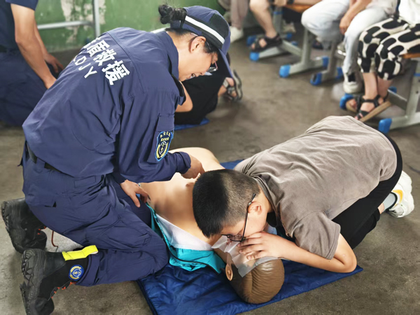 福建“护苗学堂”：青春护航筑牢暑假安全防线