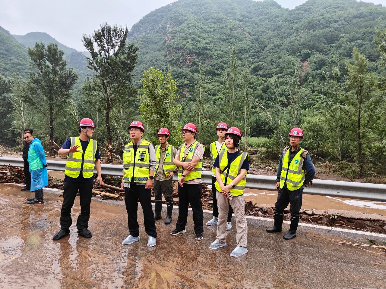 北京市地勘院全力以赴做好强降雨期间地质灾害防范应对