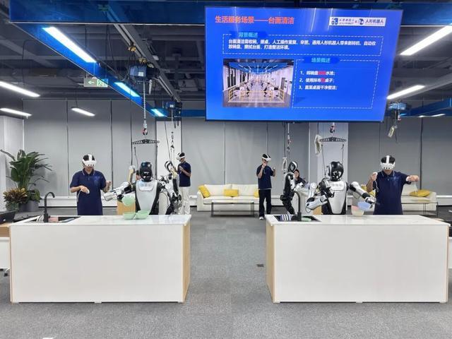 国内最大人形机器人训练场在京启用