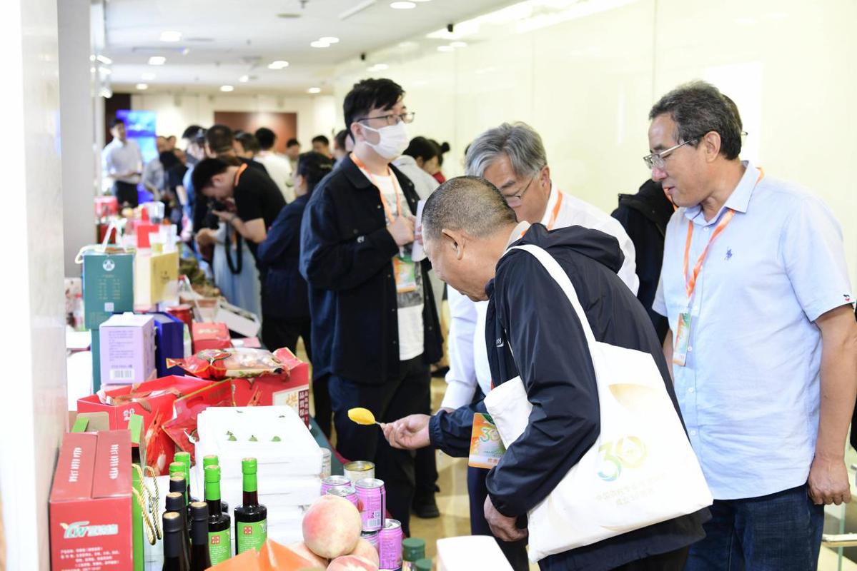 中国农技协成立30周年纪念活动暨六届四次理事会在京举行