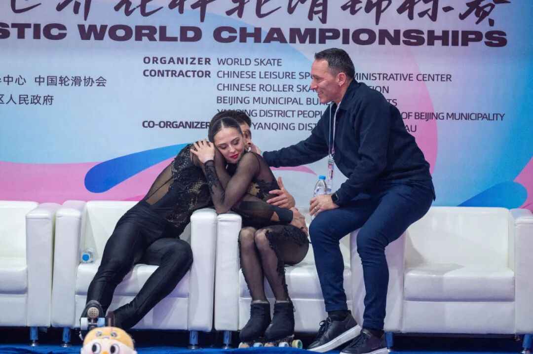 2025年世界花样轮滑锦标赛赛程过半,昨日双金花落意大利