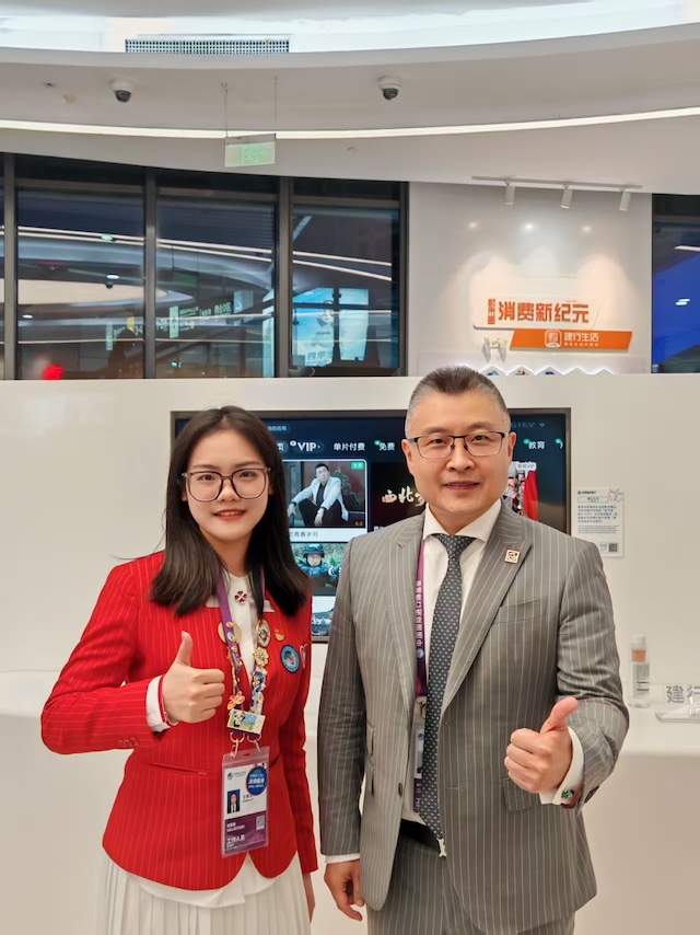 3+3+4！“身经百战”的华政“小叶子”，在进博续写青春故事