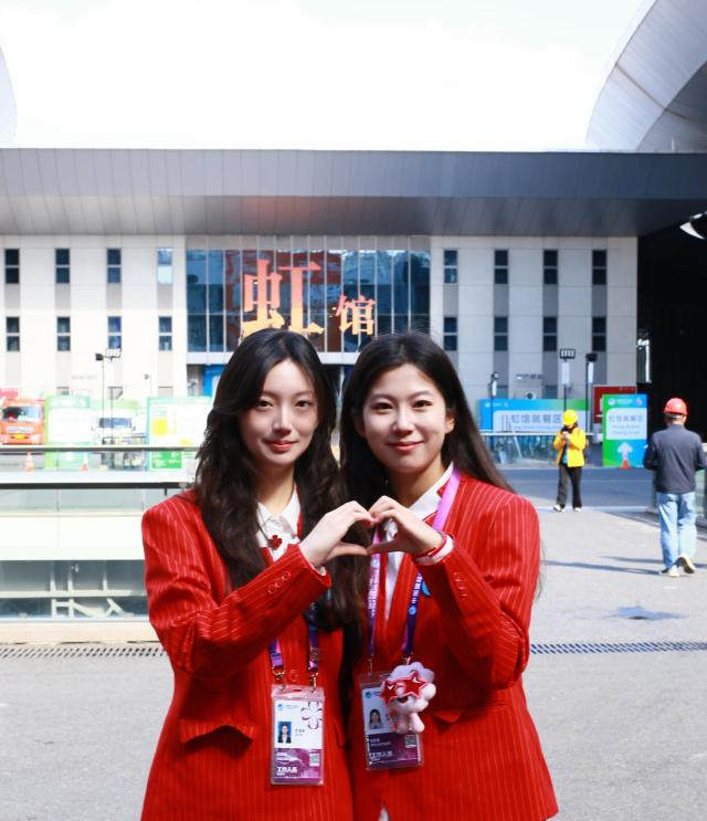 好朋友就要一起上！上大这四对“小叶子”共约进博