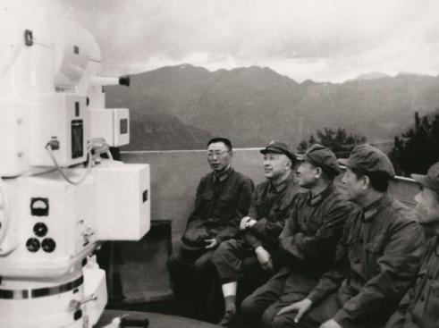 夜读 | 在神舟出征告慰钱老的日子里，重温这份剪报的温暖