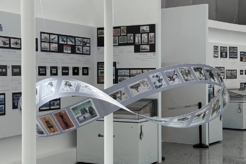 夜读 | 邮票展的这个艺术装置，有何深意？