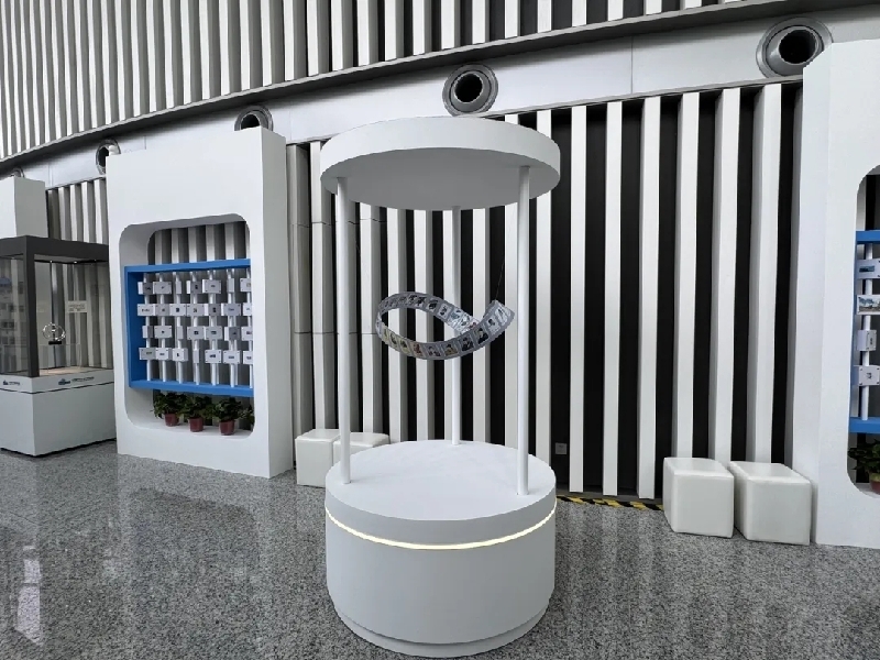 夜读 | 邮票展的这个艺术装置，有何深意？