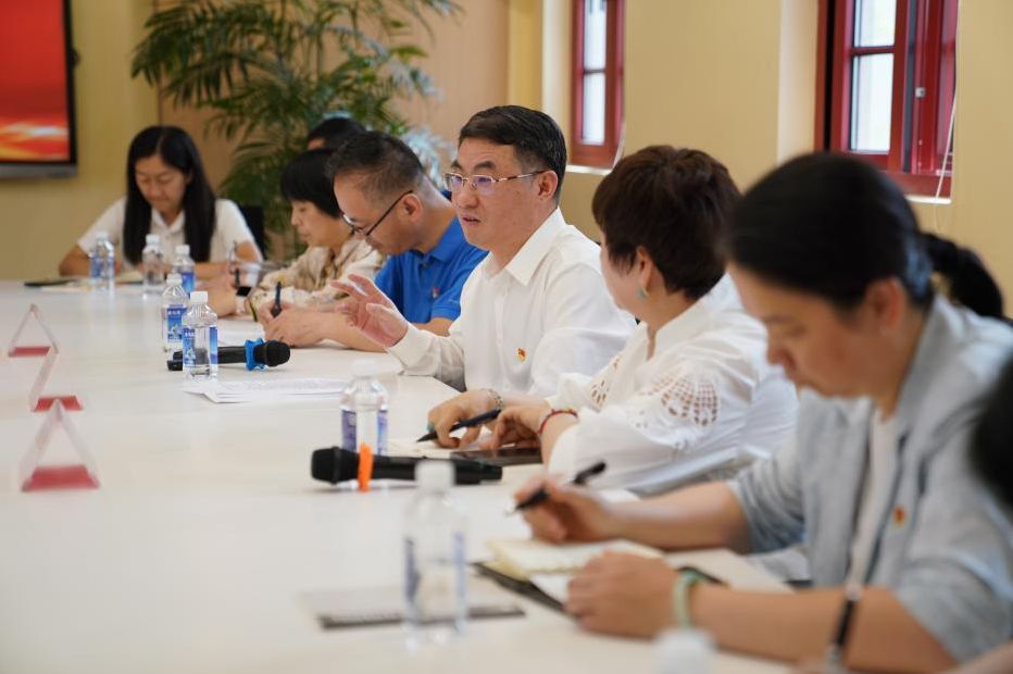 用生动案例讲深讲透中国故事