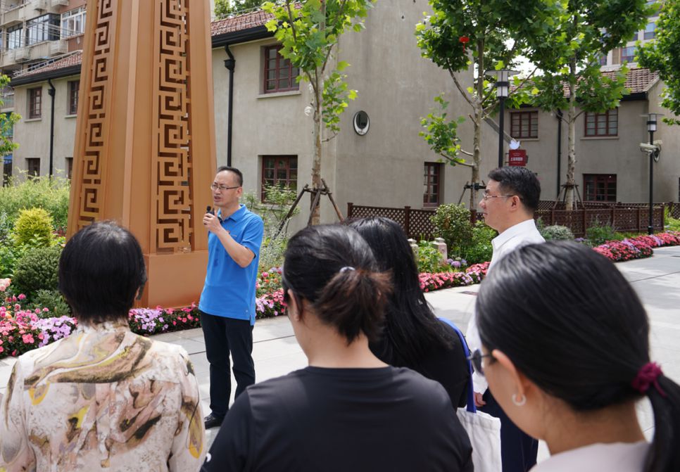 用生动案例讲深讲透中国故事