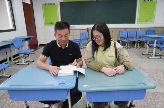 开大追梦人 | 既是父女，又是“同窗”：在开大，他们用学习书写两代人的成长