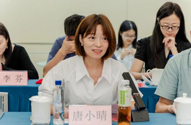 师者风华 | 唐小晴：转身向开放，秉烛照民生