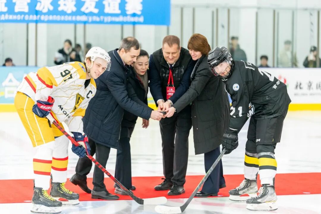 以冰为桥续写中俄体育合作新篇章，首体院成功举办中俄青年冰球文化交流营