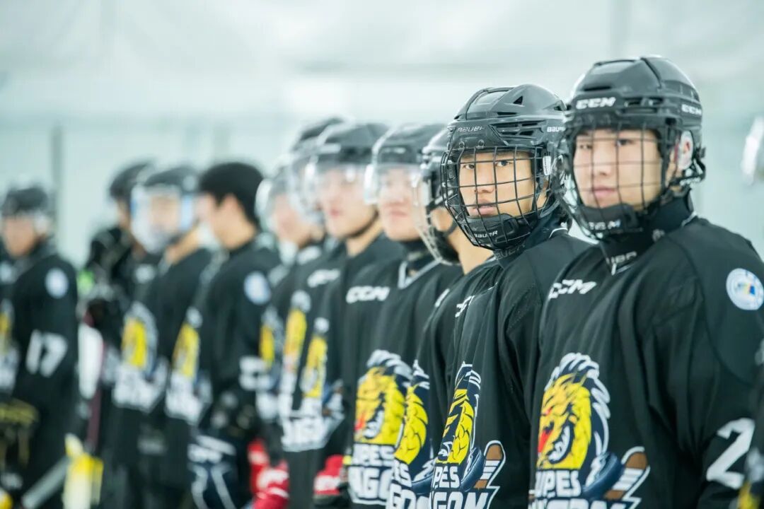 以冰为桥续写中俄体育合作新篇章，首体院成功举办中俄青年冰球文化交流营