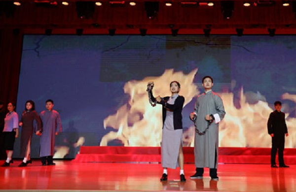 纪念“一二·九”运动90周年:音乐思政课 传承爱国志 青春奏强音 纪念“一二·九”运动90周年:音乐思政课 传承爱国志 青春奏强音