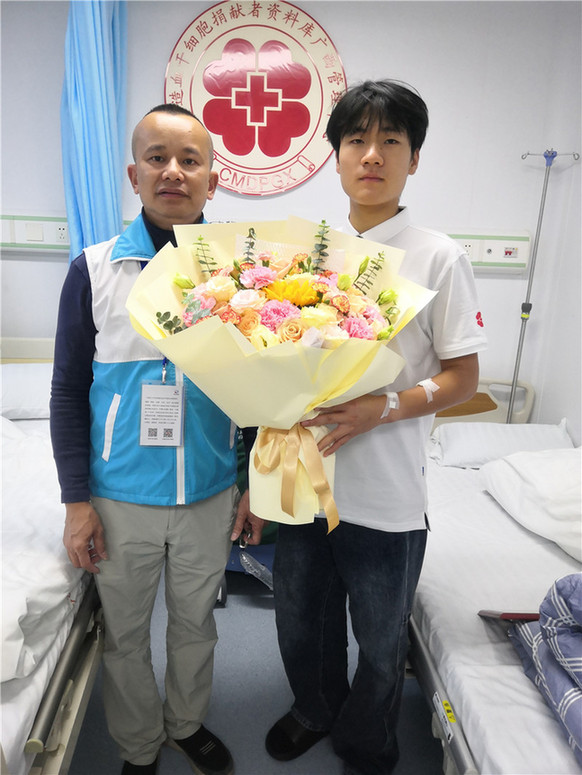 最酷的一场“马拉松”！“00后”大学生的“热血”青春