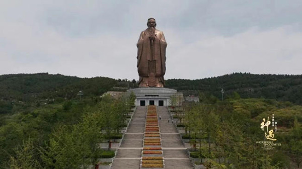 AI唤醒伟大相遇 国际合拍纪录片《神遇：当苏格拉底遇上孔子》今晚播出