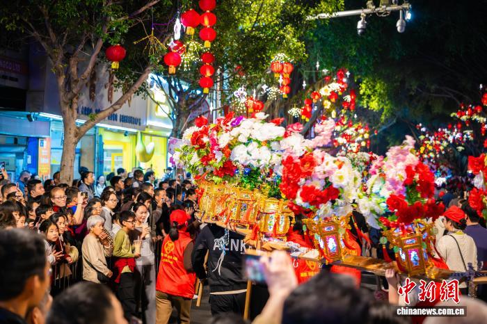 (新春走基层)福建上杭:百年民俗“闹”新春