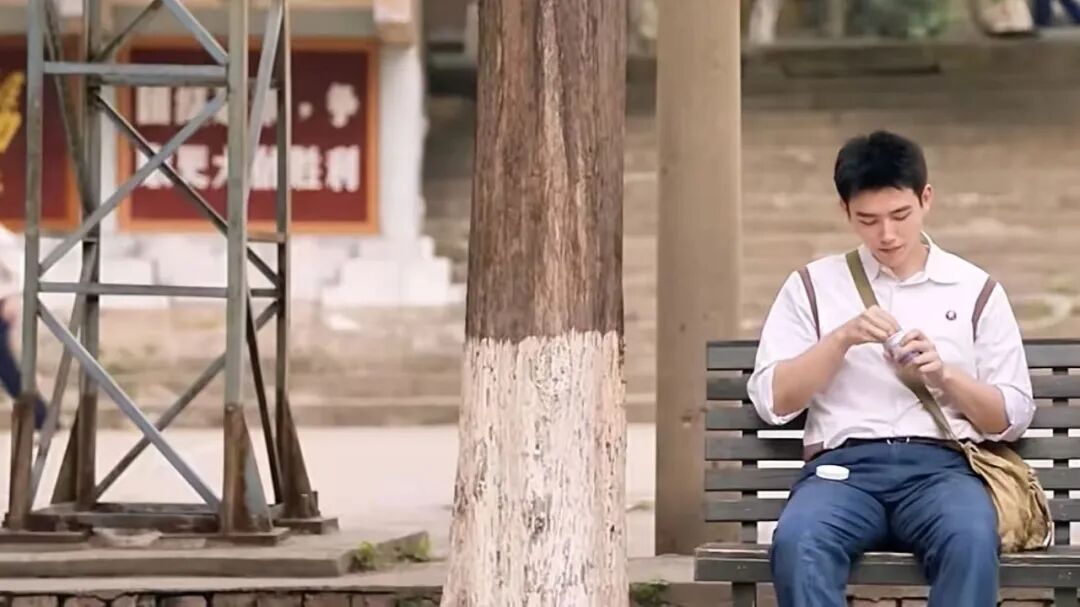 艺评|这部很“青春”的年代剧,在烟火气中回望一代人的精神