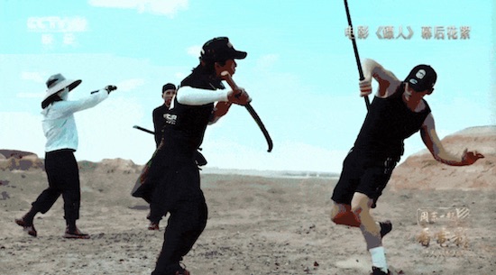 周末一起看电影丨走进《镖人：风起大漠》武侠世界