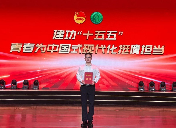 2026年度新时代青年先锋 | 徐杰：连接乡野与远方的“新邮人”