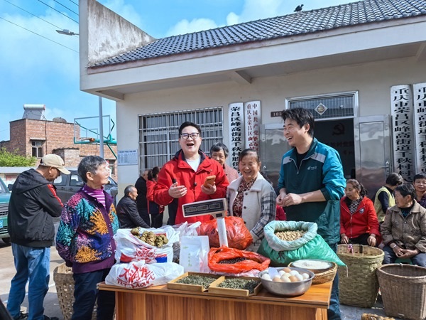 2026年度新时代青年先锋 | 徐杰：连接乡野与远方的“新邮人”