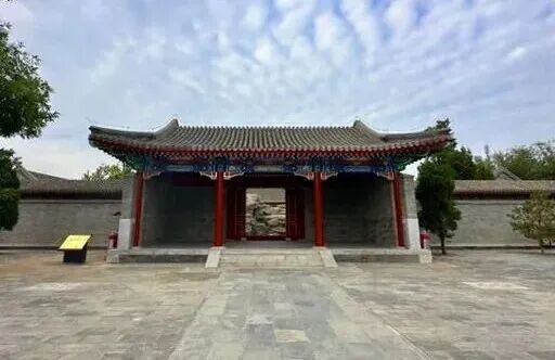 一口西瓜“咬”开盛夏 跟着“北京大视听”影视打卡路线一起甜蜜出发啦~