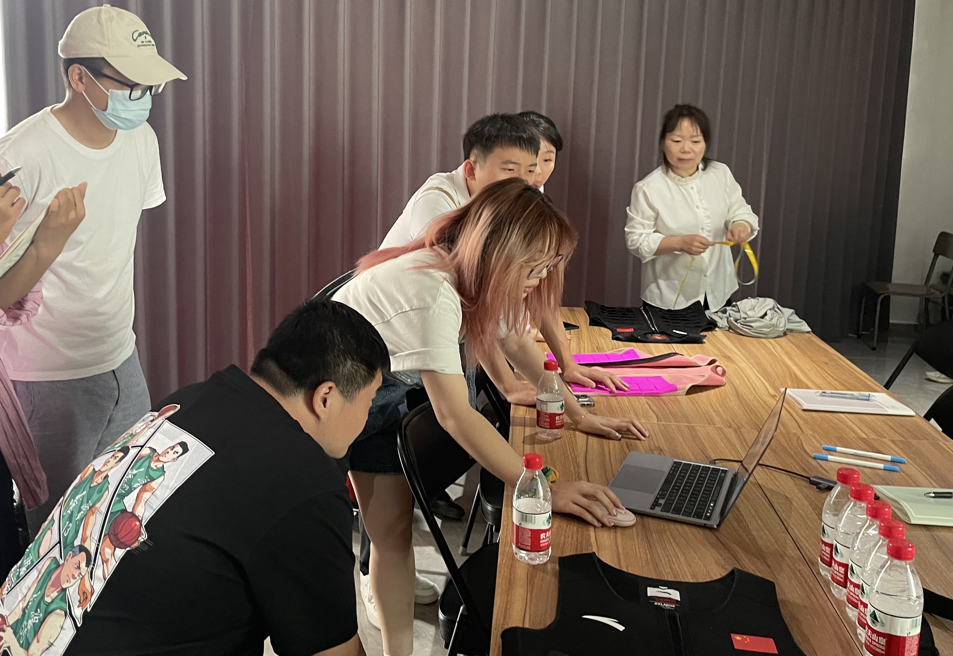 北京高校助力推进教育科技人才一体发展特别报道|北京服装学院②:匠心造战衣 科技助冬奥 北京高校助力推进教育科技人才一体发展特别报道|北京服装学院②:匠心造战衣 科技助冬奥
