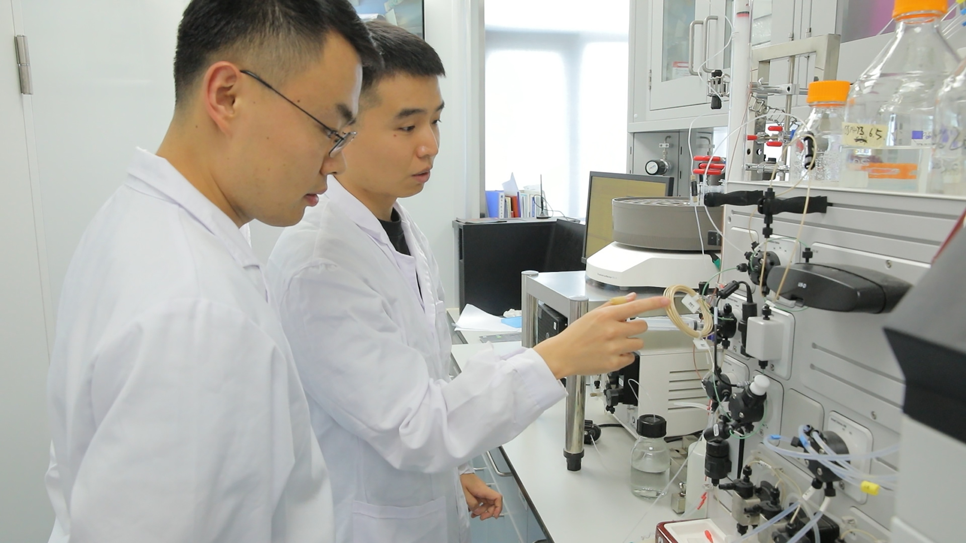北京高校助力推进教育科技人才一体发展特别报道|北京石油化工学院③:打破国外数十年技术垄断的“北石化密码” 北京高校助力推进教育科技人才一体发展特别报道|北京石油化工学院③:打破国外数十年技术垄断的“北石化密码”