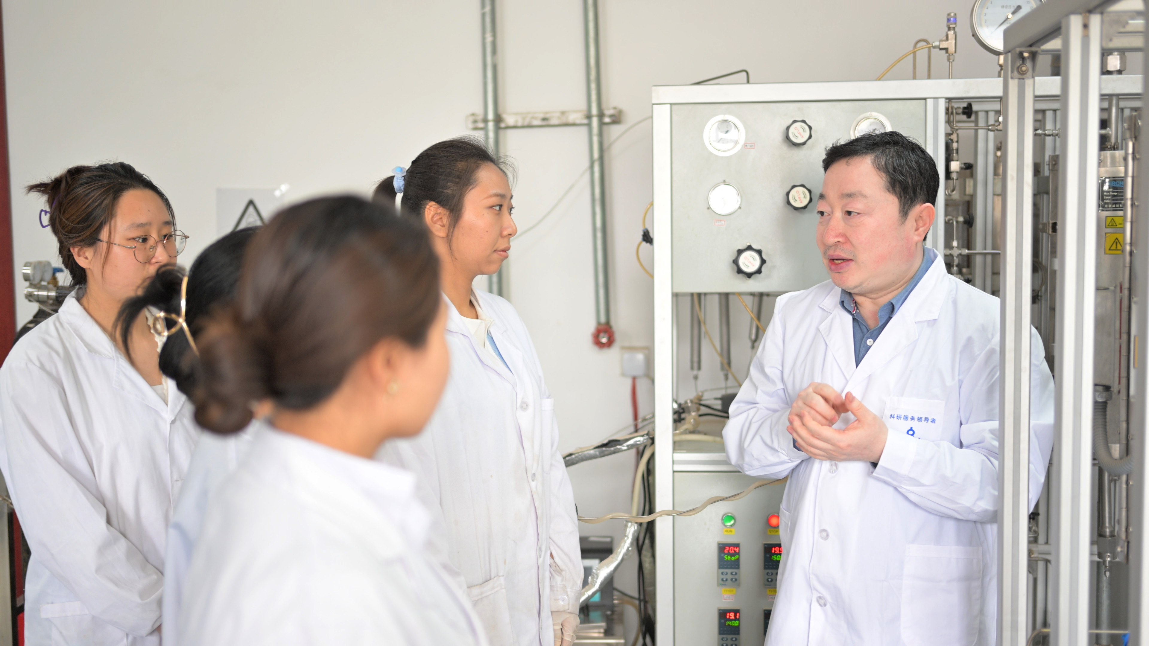 北京高校助力推进教育科技人才一体发展特别报道|北京石油化工学院③:打破国外数十年技术垄断的“北石化密码” 北京高校助力推进教育科技人才一体发展特别报道|北京石油化工学院③:打破国外数十年技术垄断的“北石化密码”