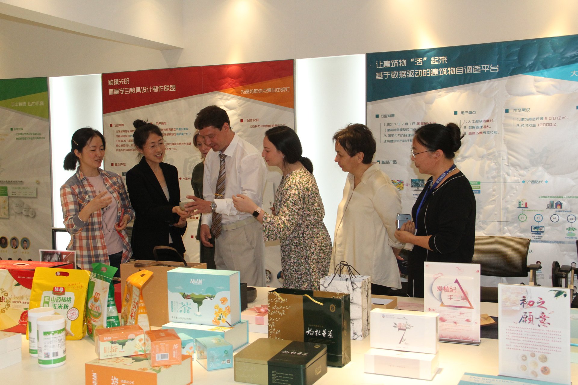 北京高校助力推进教育科技人才一体发展特别报道|北京联合大学②：从“四链融合”到“师生共创”