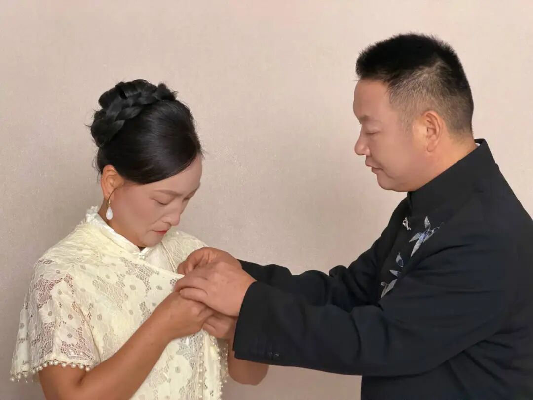 这张婚纱照,他们等了26年……