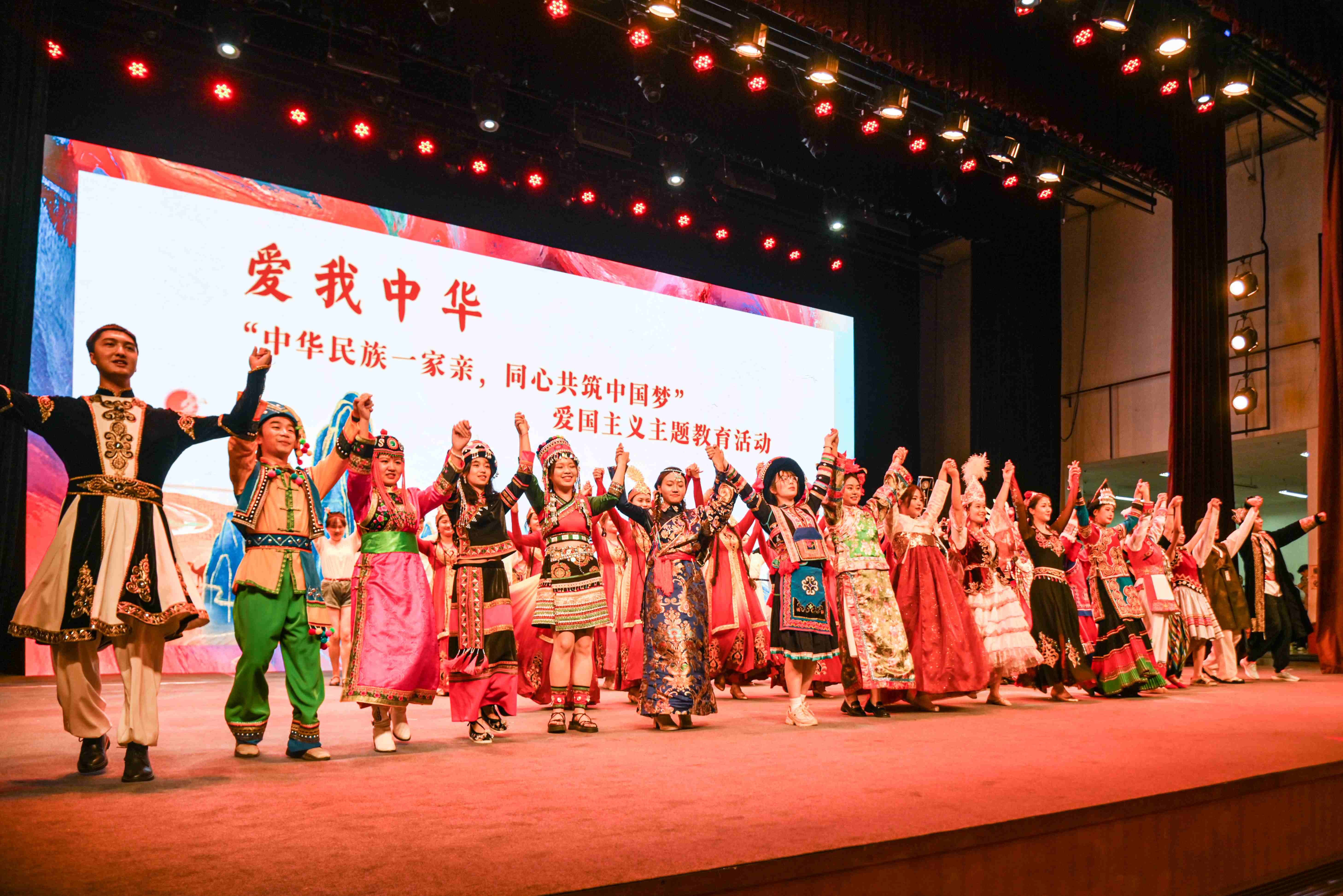 北京高校新时代立德树人工程创新实践专题报道|中国政法大学:石榴花开军都山下 北京高校新时代立德树人工程创新实践专题报道|中国政法大学:石榴花开军都山下