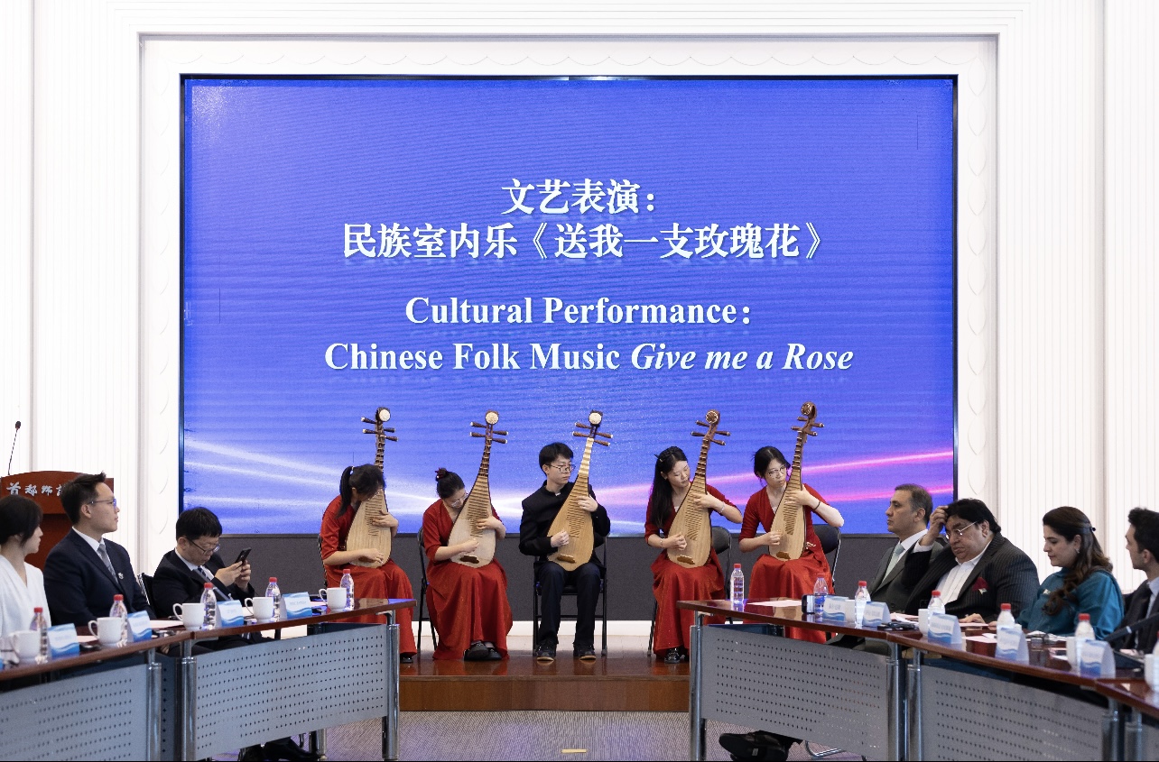 北京高校新时代立德树人工程创新实践专题报道|首都师范大学:扎根京华大地 书写铸魂育人的“首都师大答卷” 北京高校新时代立德树人工程创新实践专题报道|首都师范大学:扎根京华大地 书写铸魂育人的“首都师大答卷”