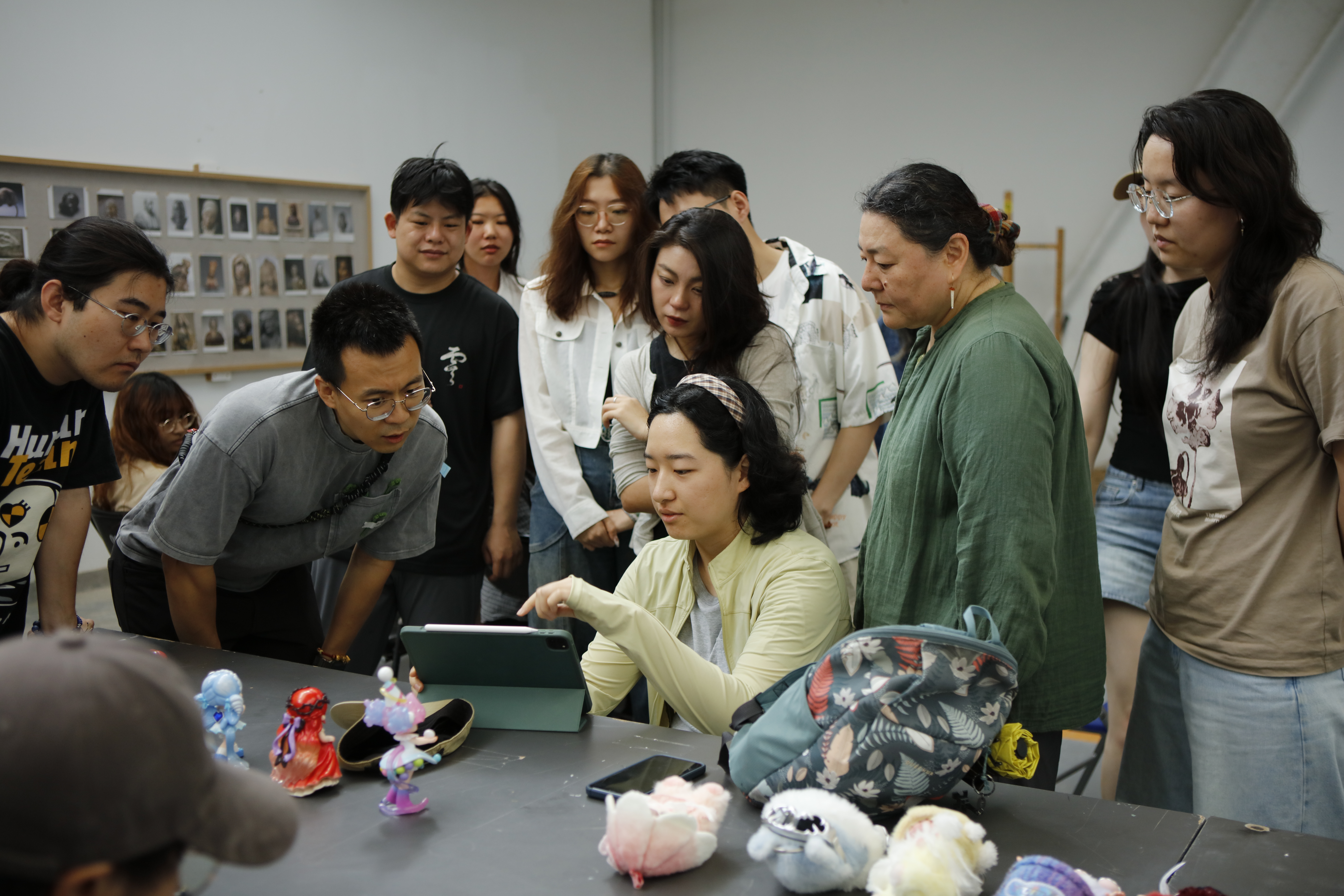 北京高校新时代立德树人工程创新实践专题报道| 中央美术学院:扎根时代现场 以美点亮青春 北京高校新时代立德树人工程创新实践专题报道| 中央美术学院:扎根时代现场 以美点亮青春