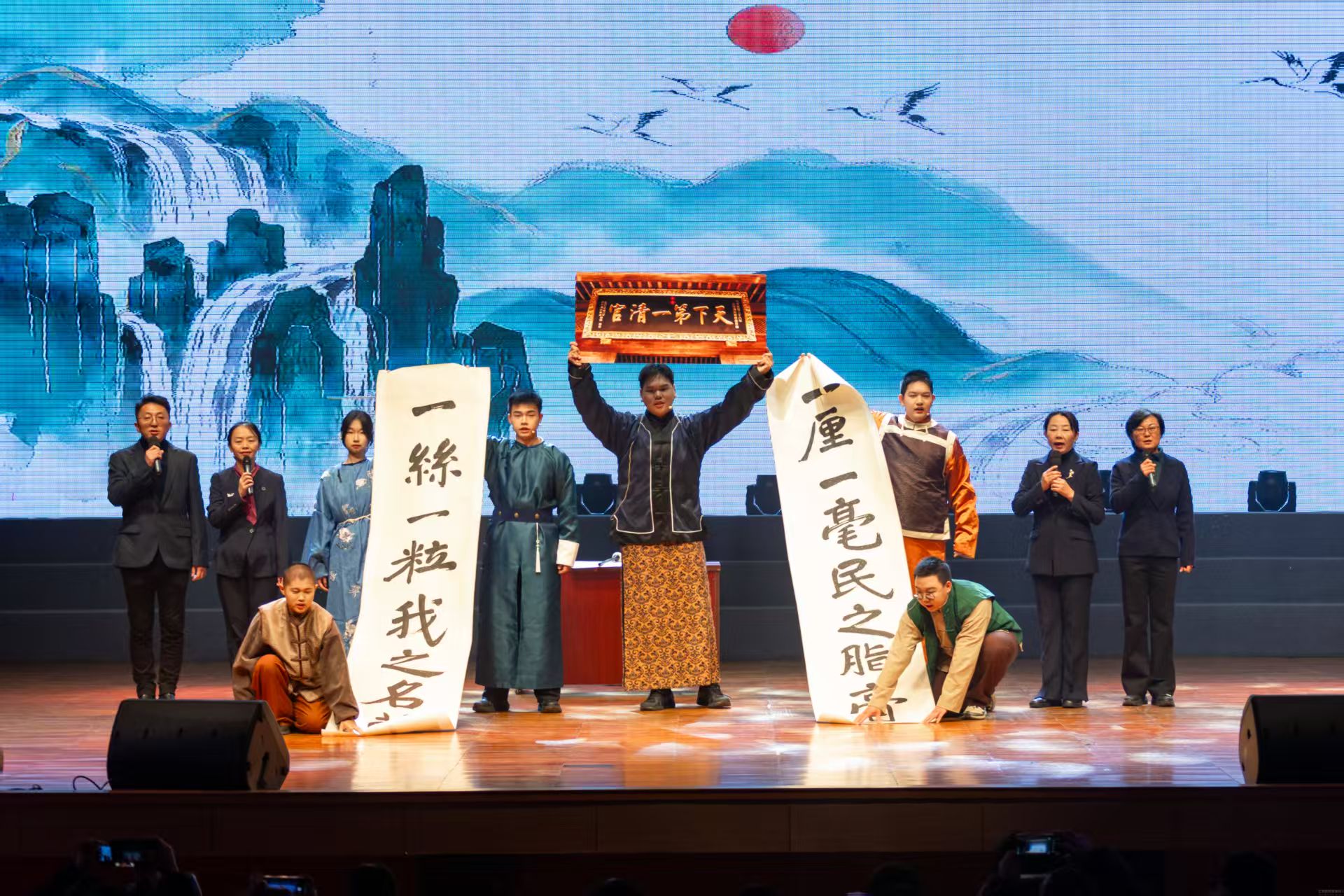 北京高校新时代立德树人工程创新实践专题报道｜北京财贸职业学院：运河灯起诵清韵 廉润财贸育匠才