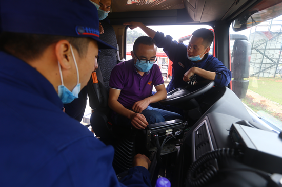 组图|新式装备就位促森林消防队伍战力再升级