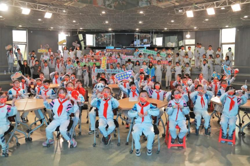 北京市八一学校与四地十校师生共议“人类命运共同体” 北京市八一学校与四地十校师生共议“人类命运共同体”