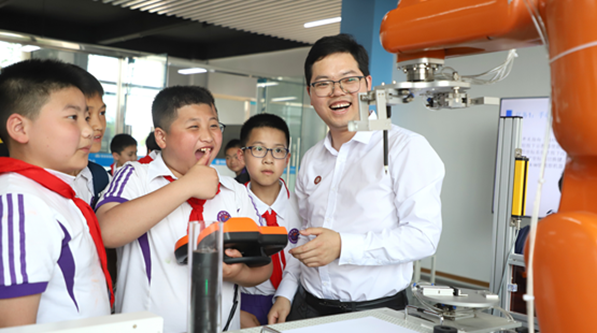 重庆永川：为小学生开启一场“职业启蒙课堂”的体验之旅