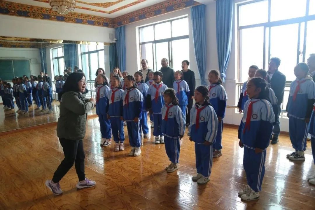 北京市少年宫开展教育援藏进校园交流合作活动