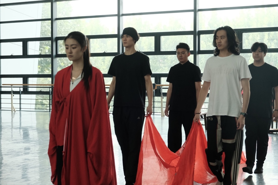 高校原创文化精品 | 蝶舞新章:中央戏剧学院话剧《梁祝》的破茧与绽放 高校原创文化精品 | 蝶舞新章:中央戏剧学院话剧《梁祝》的破茧与绽放