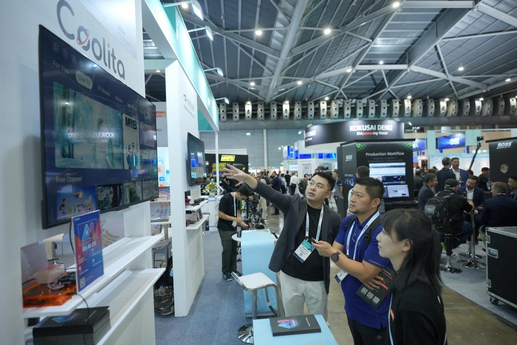 互学互鉴 互利共赢: “中国(北京)联合展台”狮城扬起友谊之帆