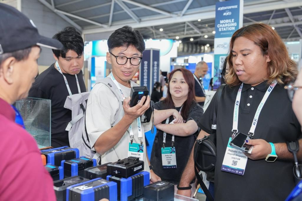 互学互鉴 互利共赢: “中国(北京)联合展台”狮城扬起友谊之帆