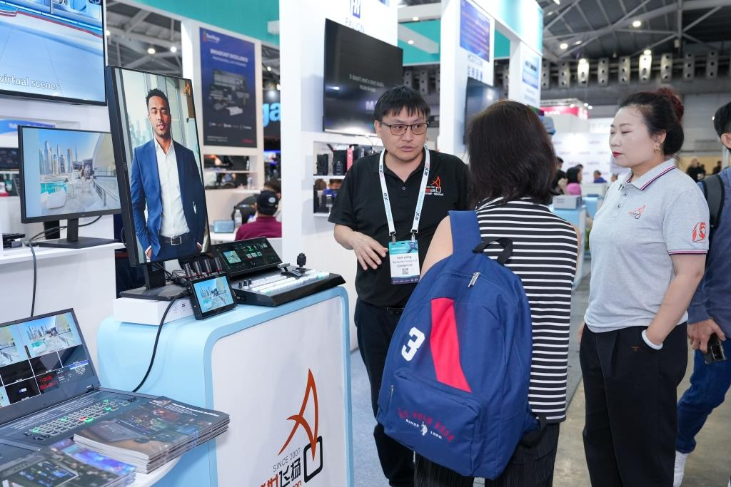 互学互鉴 互利共赢: “中国(北京)联合展台”狮城扬起友谊之帆